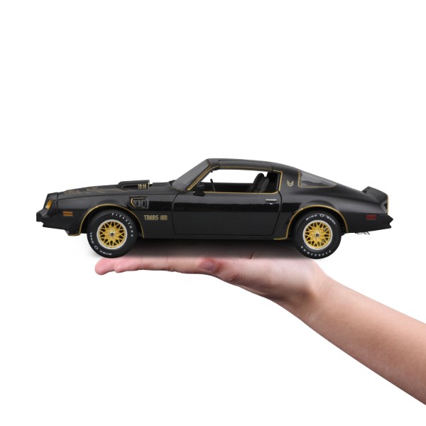 Фото - Колекційна машинка 1:18 Maisto 1978 Pontiac Firebird Trans Am (31464 met.black)